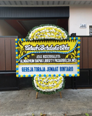 Papan Bunga Duka di Kepulauan Botanglomang